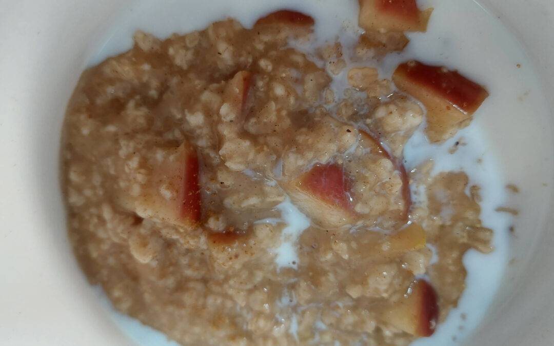 Heart-Healthy Apple Pie Oatmeal